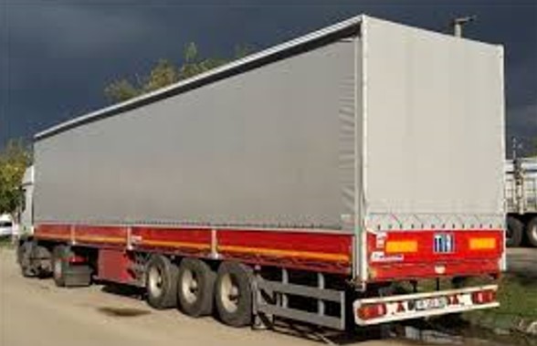 Kamyon Brandası Nedir? Taşımacılıkta Kullanım Alanları ve Avantajları